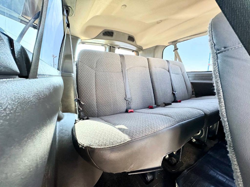 2019 Chevrolet Express Image 17