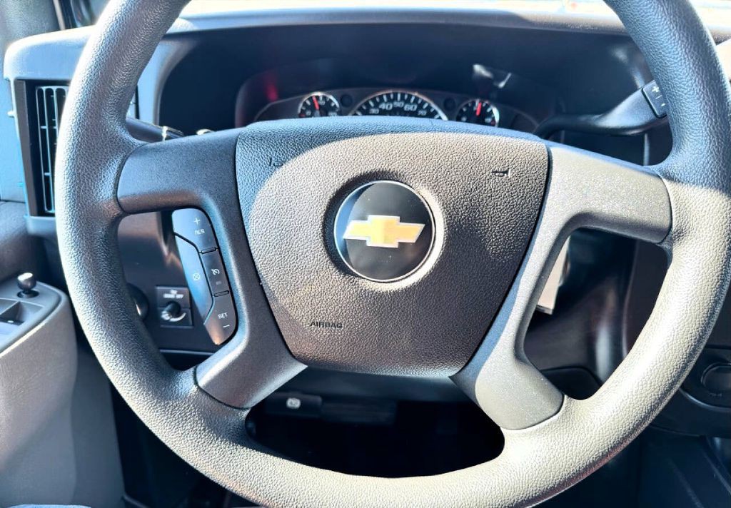 2019 Chevrolet Express Image 23