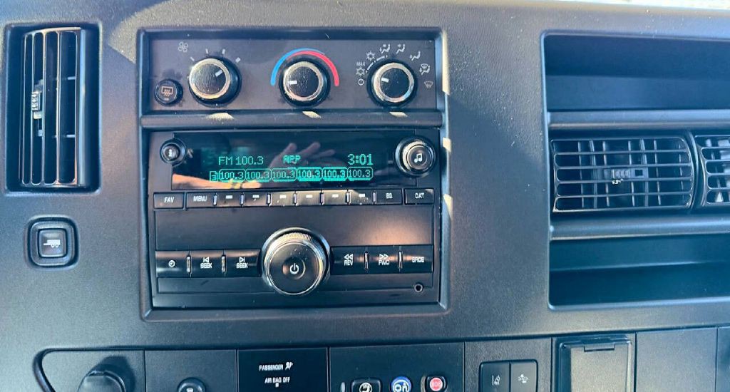 2019 Chevrolet Express Image 27