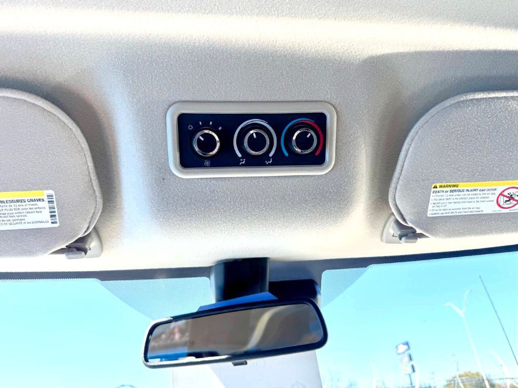 2019 Chevrolet Express Image 29