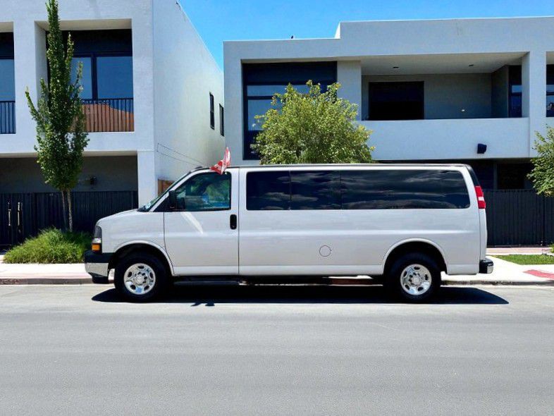 2019 Chevrolet Express Image 6
