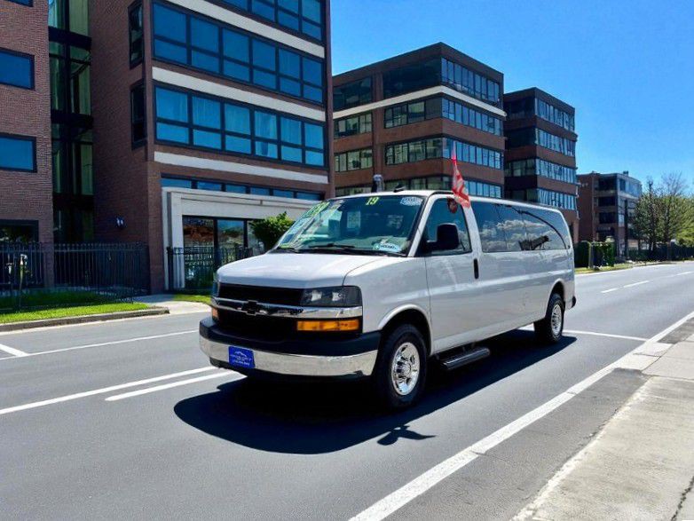 2019 Chevrolet Express Image 7