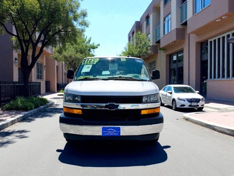 2019 Chevrolet Express Image 8