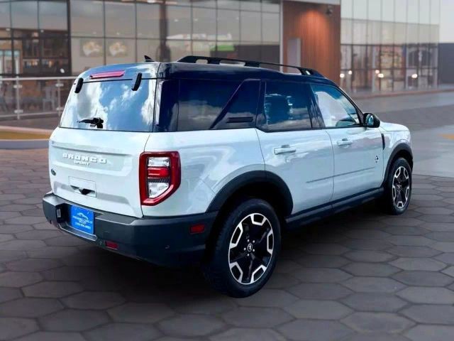 2022 Ford Bronco Image 3