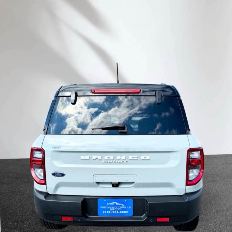 2022 Ford Bronco Image 4