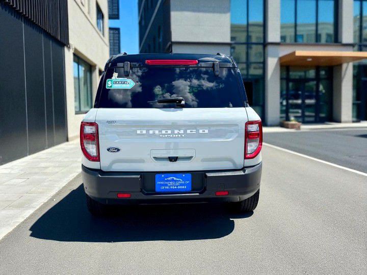2022 Ford Bronco Image 4