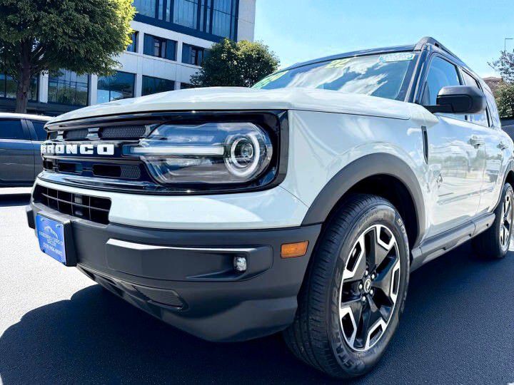 2022 Ford Bronco Image 9