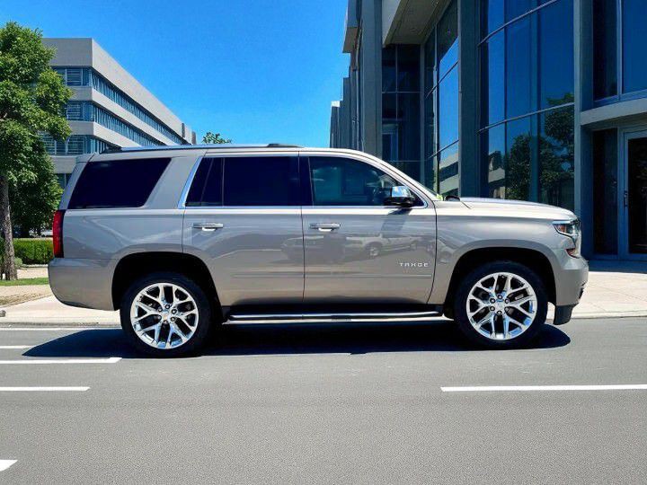 2019 Chevrolet Tahoe Image 2