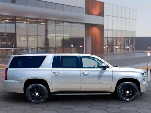 2019 Chevrolet Suburban Image 2