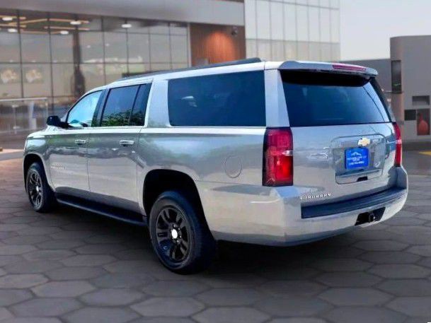 2019 Chevrolet Suburban Image 5
