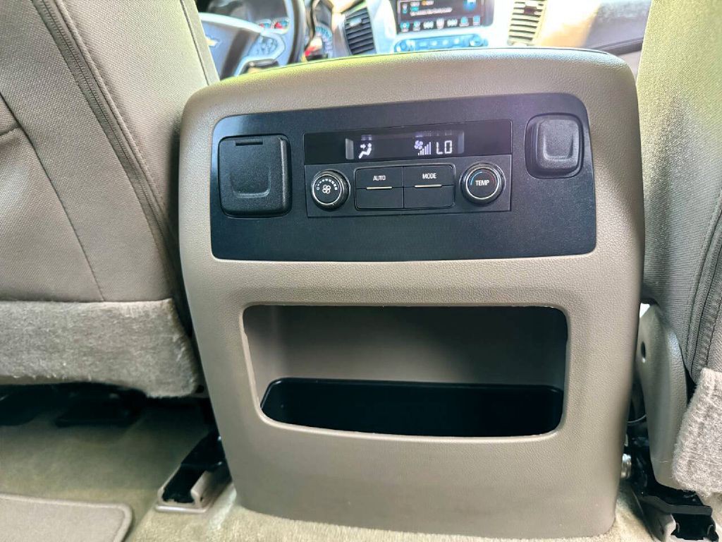 2019 Chevrolet Suburban Image 18