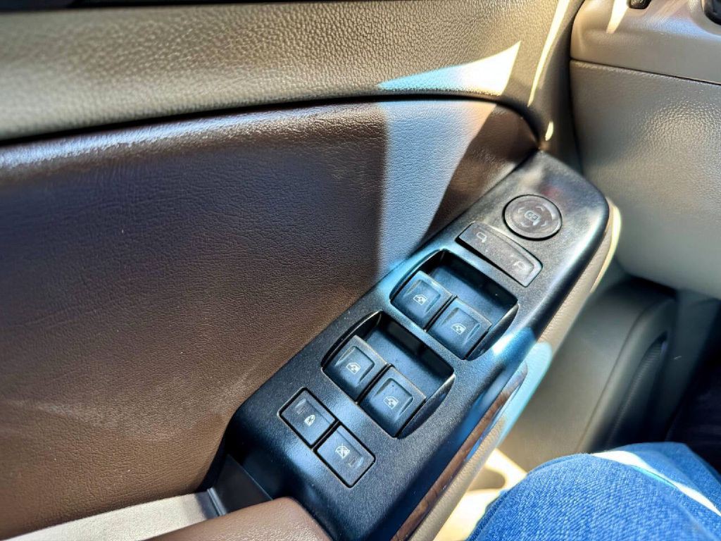 2019 Chevrolet Suburban Image 21