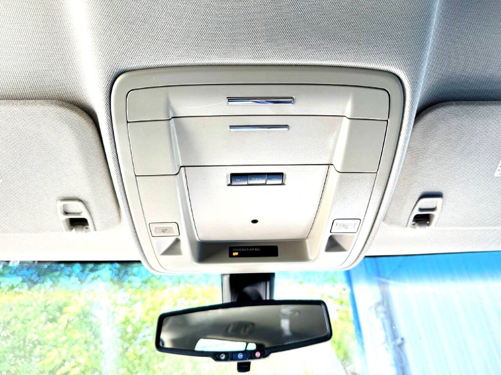 2019 Chevrolet Suburban Image 31