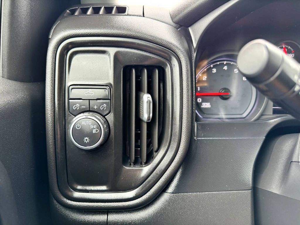2019 Chevrolet Silverado 1500 Image 18