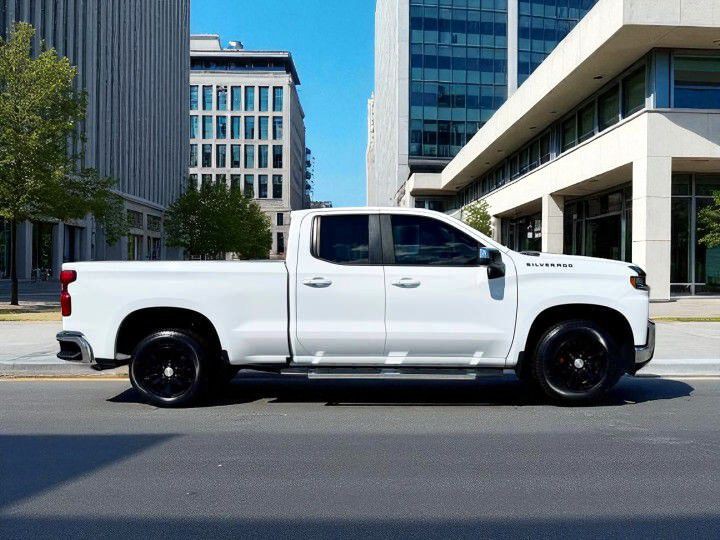 2019 Chevrolet Silverado 1500 Image 2
