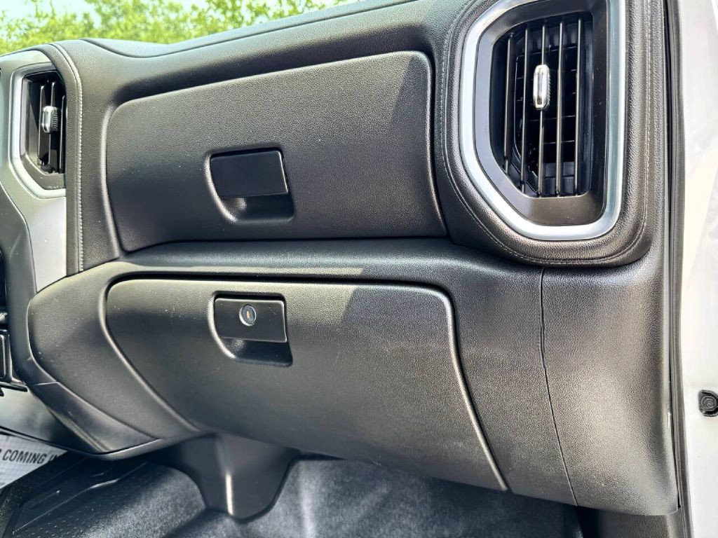 2019 Chevrolet Silverado 1500 Image 17