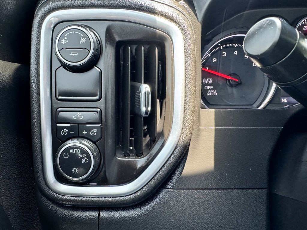 2019 Chevrolet Silverado 1500 Image 19