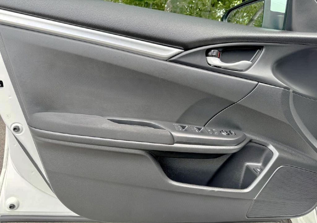 2019 Honda Civic Image 13