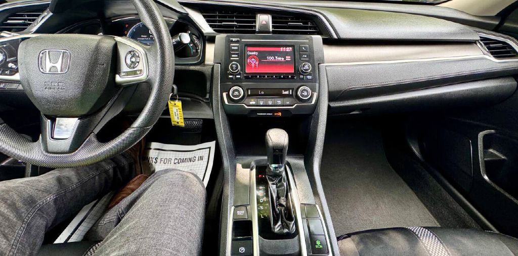 2019 Honda Civic Image 24
