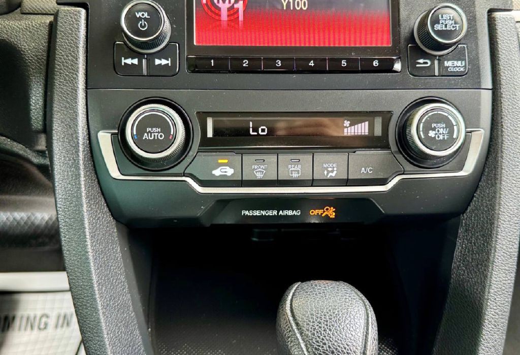 2019 Honda Civic Image 26