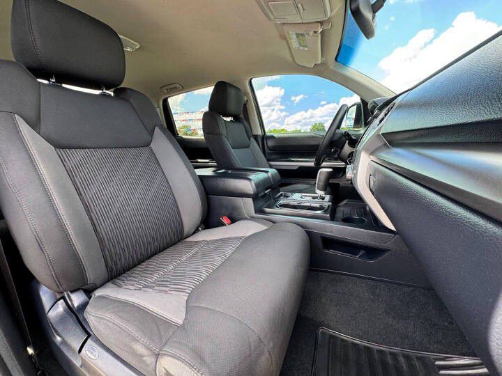 2017 Toyota Tundra Image 14