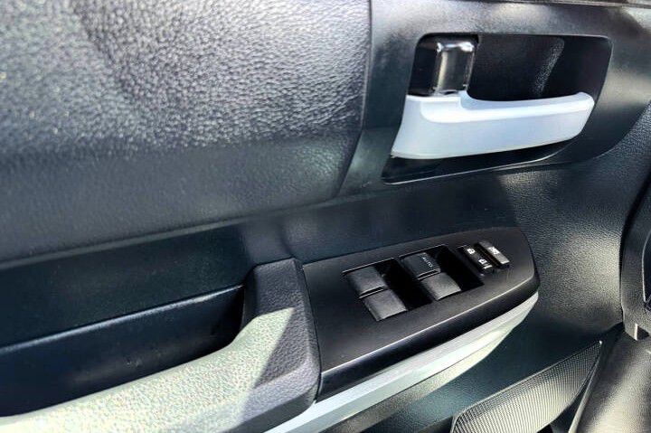 2017 Toyota Tundra Image 18