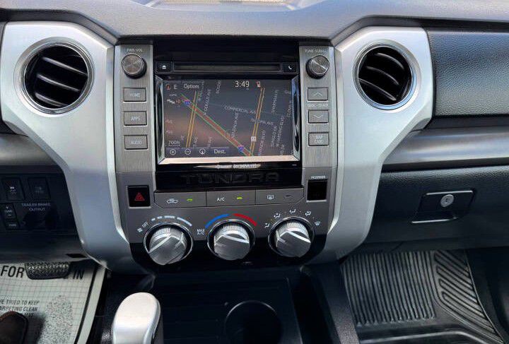 2017 Toyota Tundra Image 25