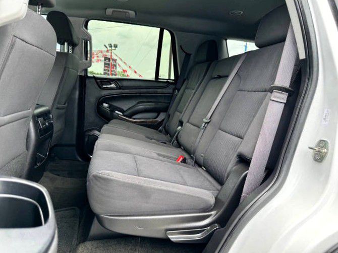 2017 Chevrolet Tahoe Image 12