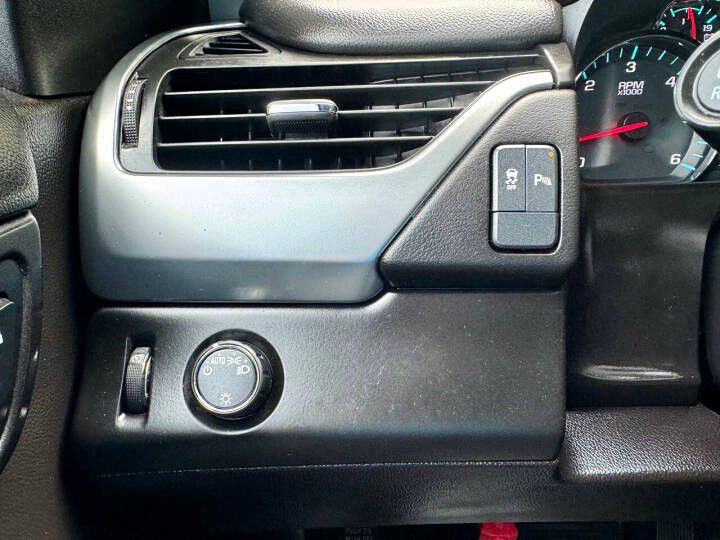 2017 Chevrolet Tahoe Image 21