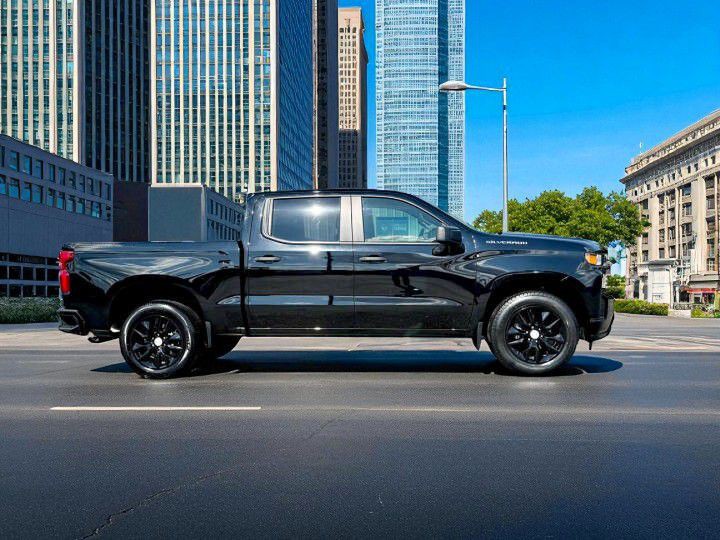 2021 Chevrolet Silverado 1500 Image 2