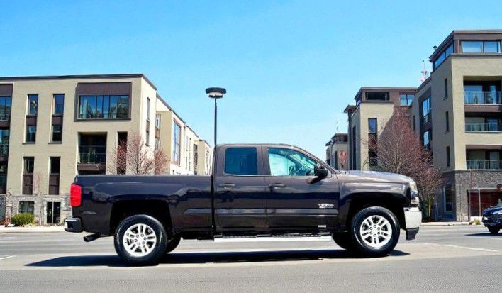 2019 Chevrolet Silverado 1500 Image 2