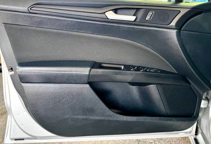 2018 Ford Fusion Image 12