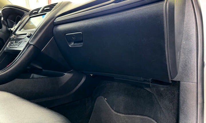 2018 Ford Fusion Image 16