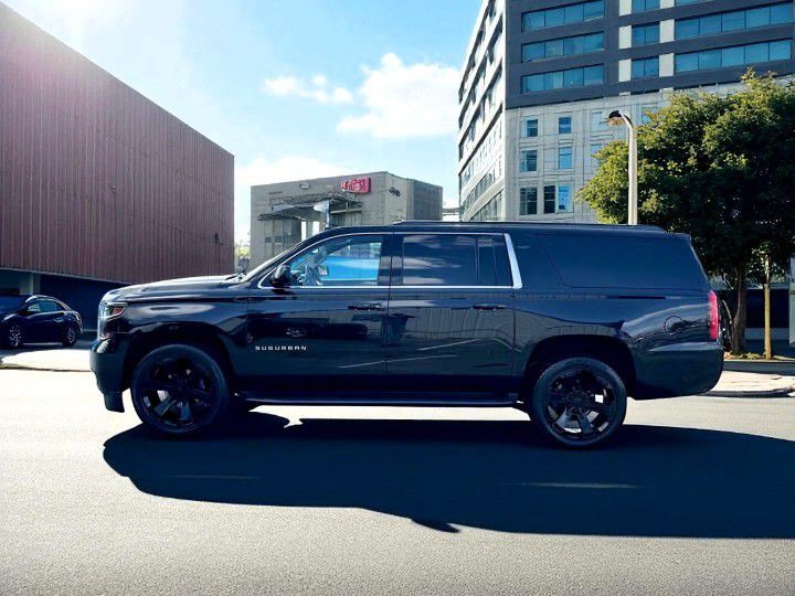 2019 Chevrolet Suburban Image 6