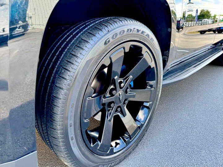2019 Chevrolet Suburban Image 10