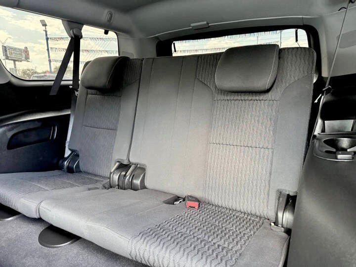 2019 Chevrolet Suburban Image 13