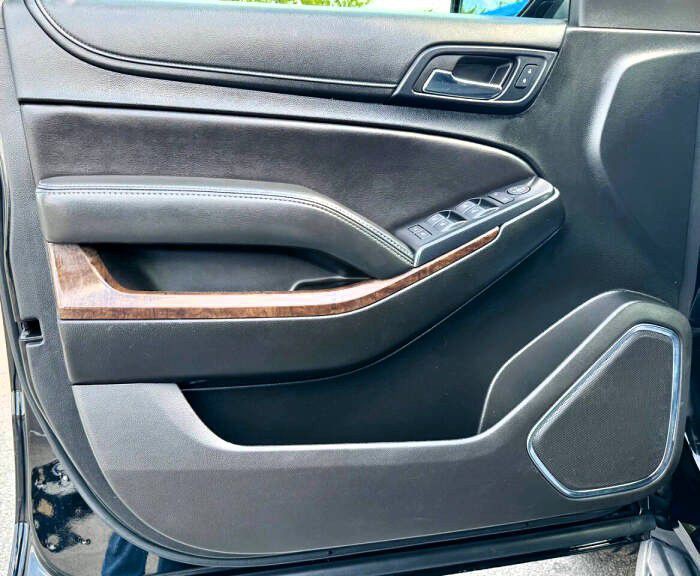 2019 Chevrolet Suburban Image 14