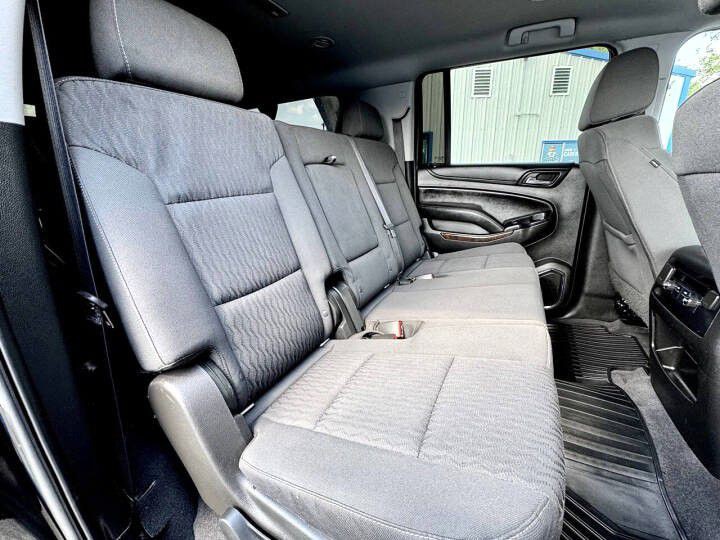 2019 Chevrolet Suburban Image 16