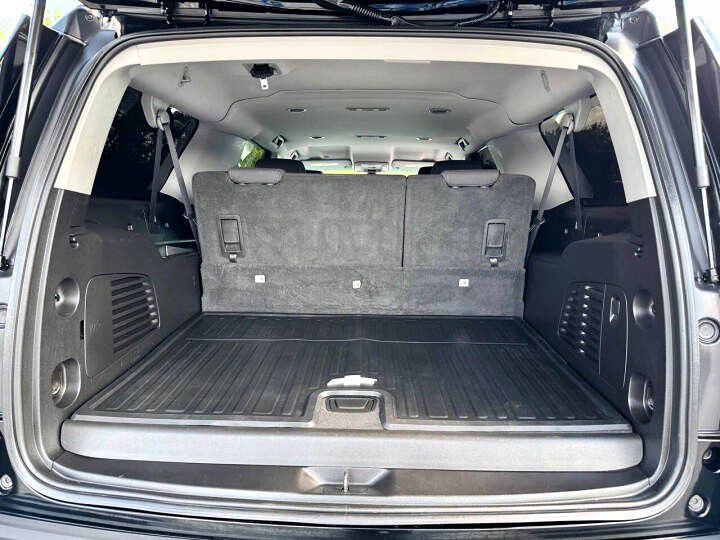 2019 Chevrolet Suburban Image 18