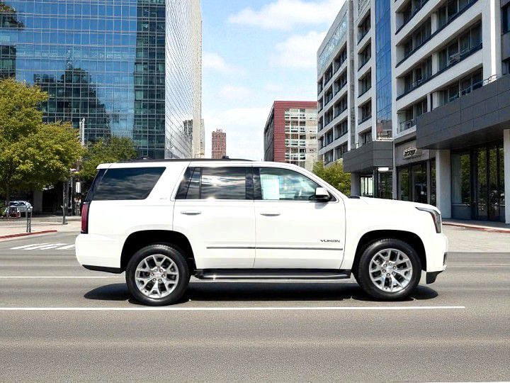 2018 GMC Yukon Image 2