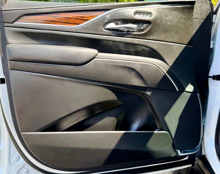 2021 Cadillac Escalade Image 13