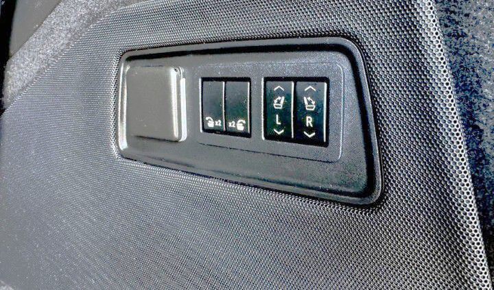 2021 Cadillac Escalade Image 19