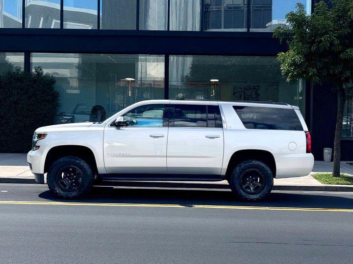 2019 Chevrolet Suburban Image 6