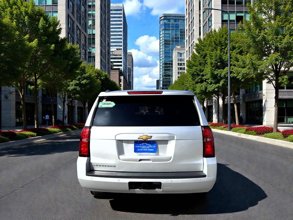 2019 Chevrolet Suburban Image 4