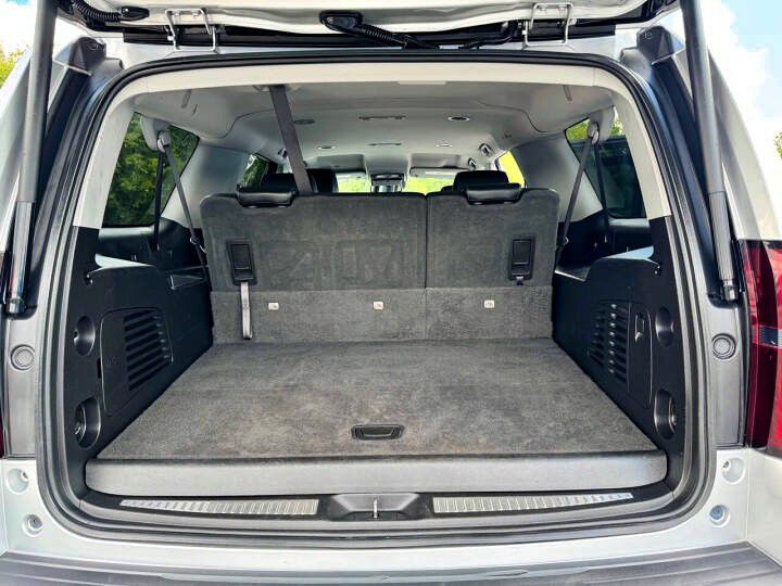 2019 Chevrolet Suburban Image 17