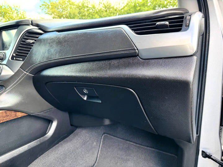 2019 Chevrolet Suburban Image 19