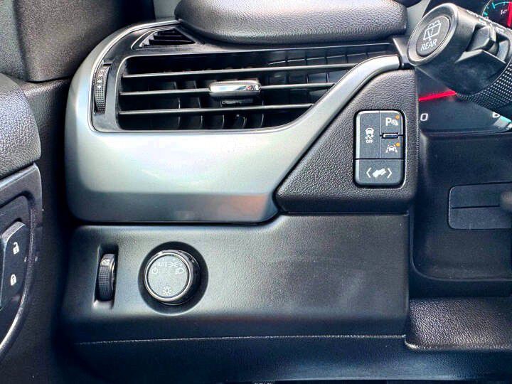 2019 Chevrolet Suburban Image 21