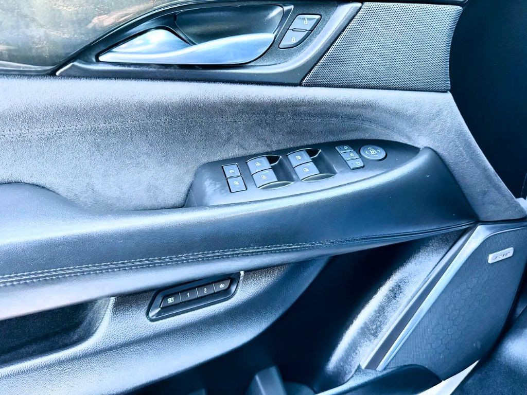 2019 Cadillac Escalade Image 21