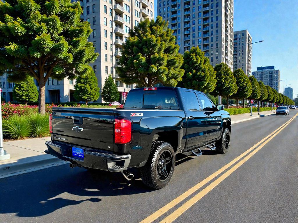 2017 Chevrolet Silverado 1500 Image 3