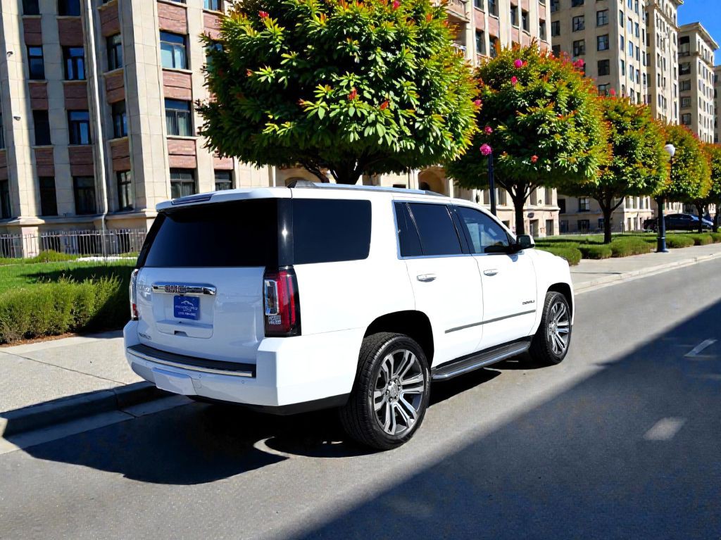 2017 GMC Yukon Image 3